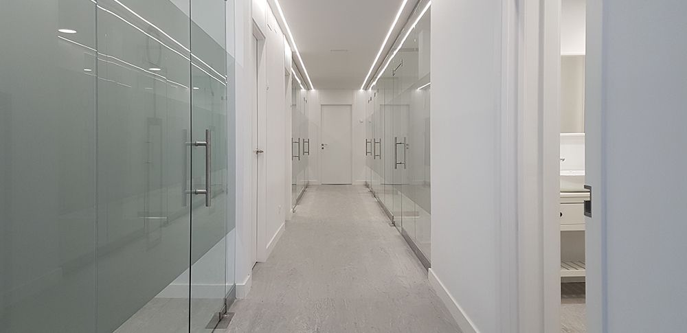 Ejecución de Obra de Reforma de Local Comercial para Clínica Odontológica Sanilux en Madrid.