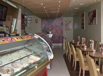 Proyecto y Ejecución de Obra de Reforma de Local para Heladería Häagen-Dazs en Boadilla del Monte (Madrid).